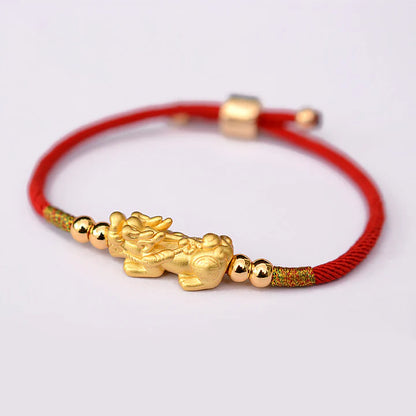 Pulsera de hilo rojo PiXiu Luck chapada en oro de 24K